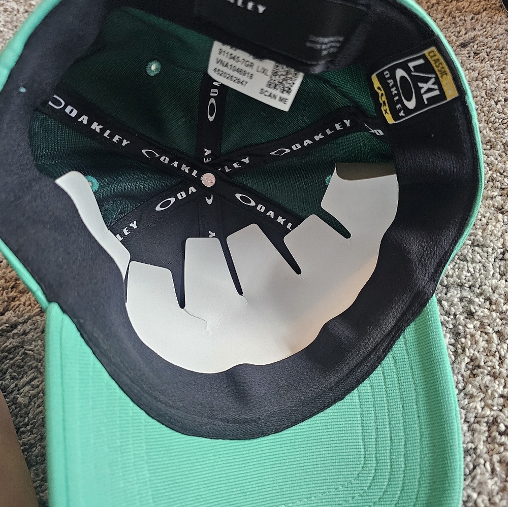 Oakley Vibrant Green Baseball Cap - Picture 4 of 4